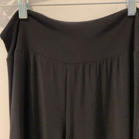 Robbie Bee Black Two-Piece Set - Picture 6 of 10